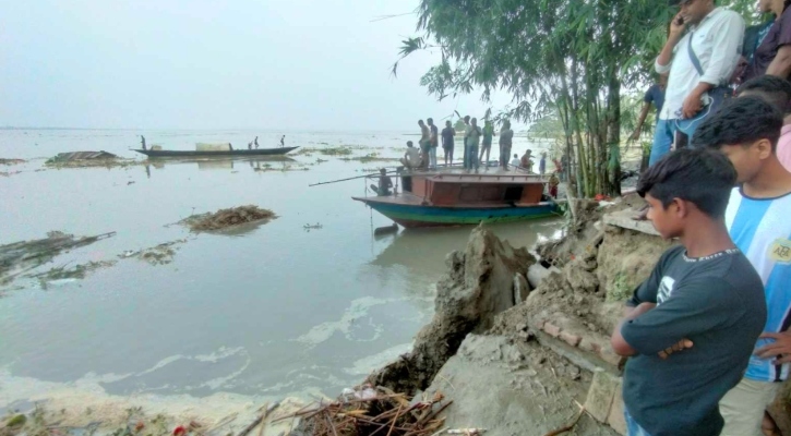 কয়েক মুহূর্তে যমুনার গর্ভে বিলীন হলো শতাধিক বাড়ি 